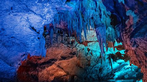 ¡Sumérgete en la Historia y la Naturaleza con las Cuevas de Benxi!