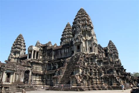  Wat Ongkharam: Una joya arquitectónica con una historia fascinante que te dejará sin aliento