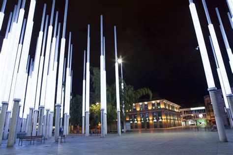 ¡Descubre la magia del Parque de las Luces en Kennedy, un oasis de brillo en medio de la metrópolis!