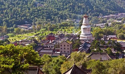 ¡Sumérgete en la Historia y la Naturaleza en el Templo de Wutai!