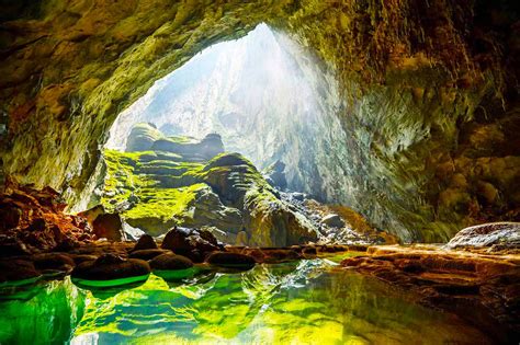 ¡Sumérgete en la Historia y la Naturaleza: Explora las Cuevas de Phong Nha-Ke Bang en Quang Binh!