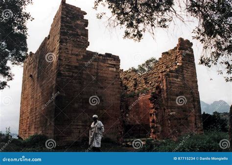 ¡Sumérgete en la Historia de Yeha con las Ruinas Antigüas y Misteriosas!